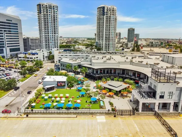 a picture of city view