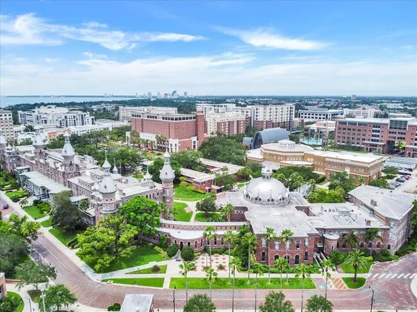 a picture of city view