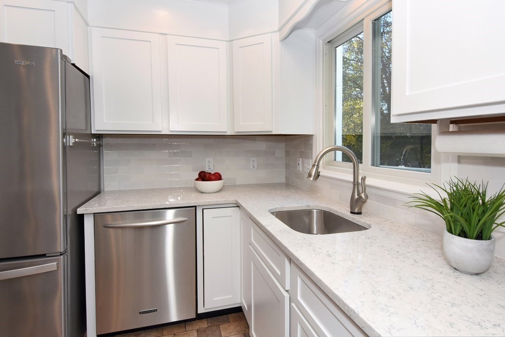 256 Stearns Road Marlborough, MA 01752 - Photo 17 of 40 Gallery Image 17
