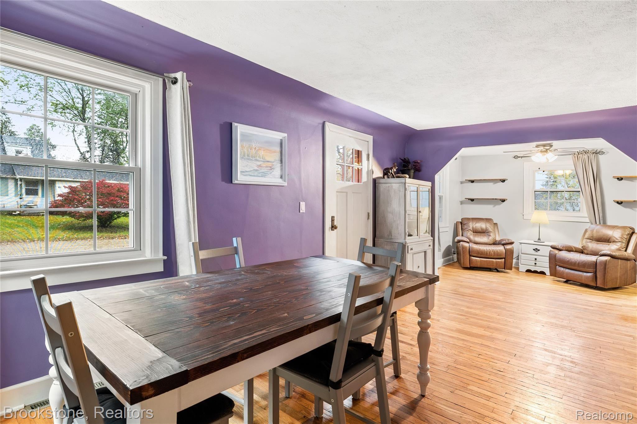 902 Beryl Court Rochester, MI 48307 - Photo 8 of 40 MEGAN _ ROCHESTER-30.jpg