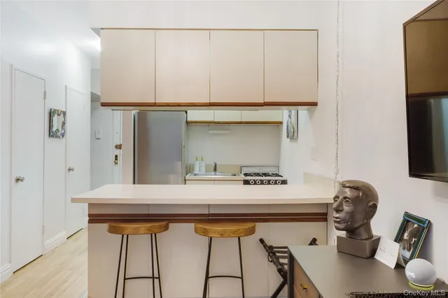 $2,950 | 444 East 87th Street, Unit 3E | Upper East Side