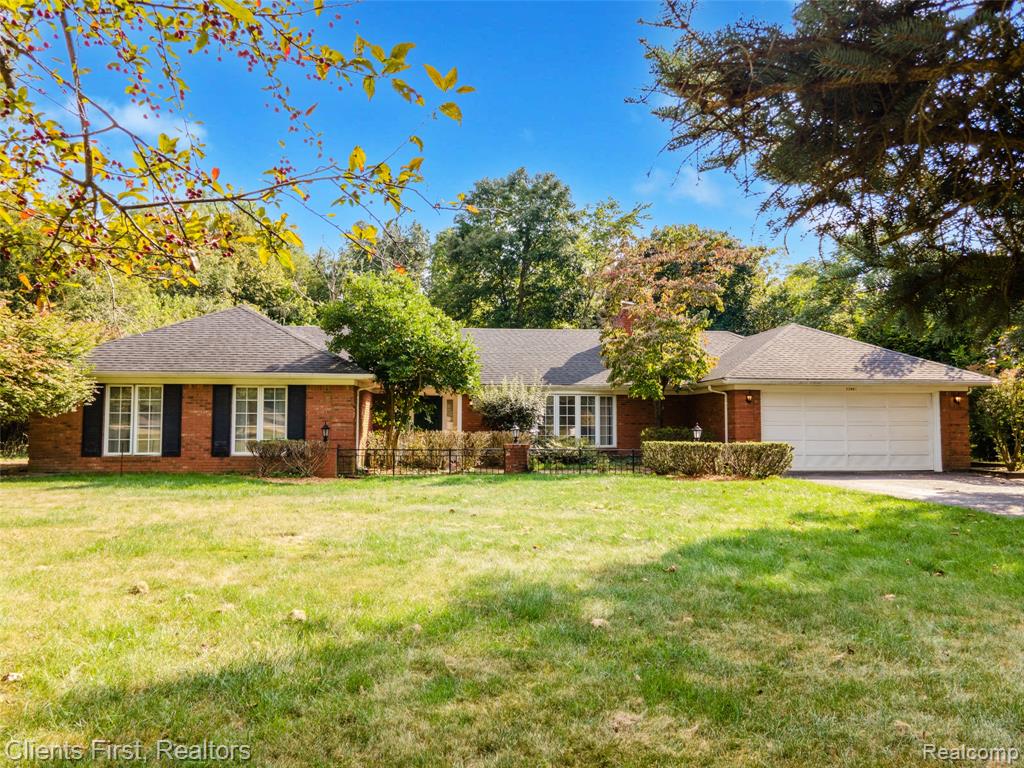 33801 Argonne Road Farmington Hills, MI 48335 - Photo 2 of 32