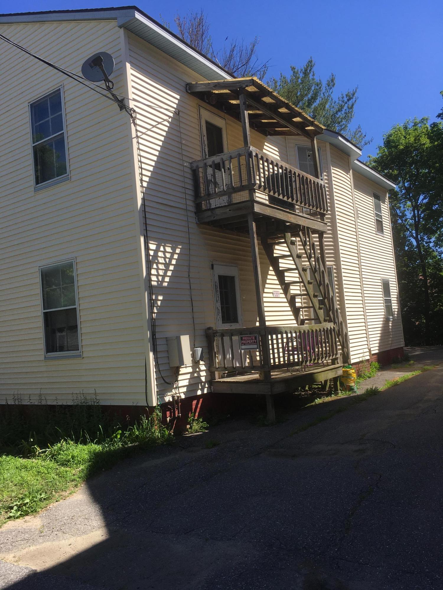 28 Howe Street Lewiston, ME 04240 - Photo 2 of 6 IMG_2919