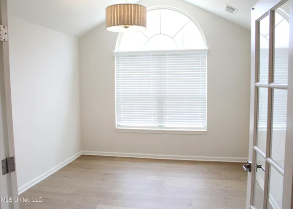 $314,900 | 8649 Parkview Oaks Circle, Olive Branch, MS 38654