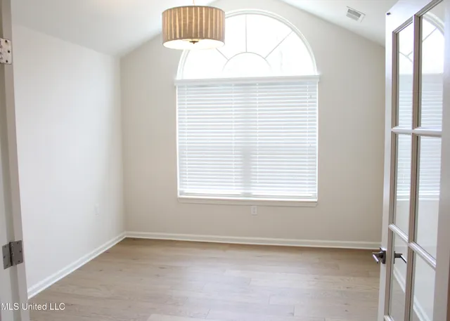 $319,500 | 8649 Parkview Oaks Circle, Olive Branch, MS 38654