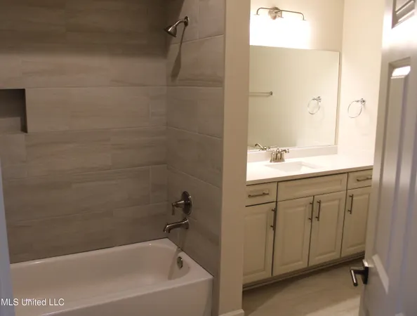 $314,900 | 8649 Parkview Oaks Circle, Olive Branch, MS 38654