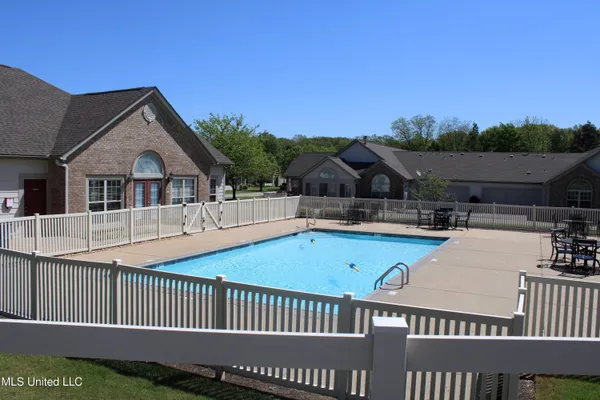 $314,900 | 8649 Parkview Oaks Circle, Olive Branch, MS 38654