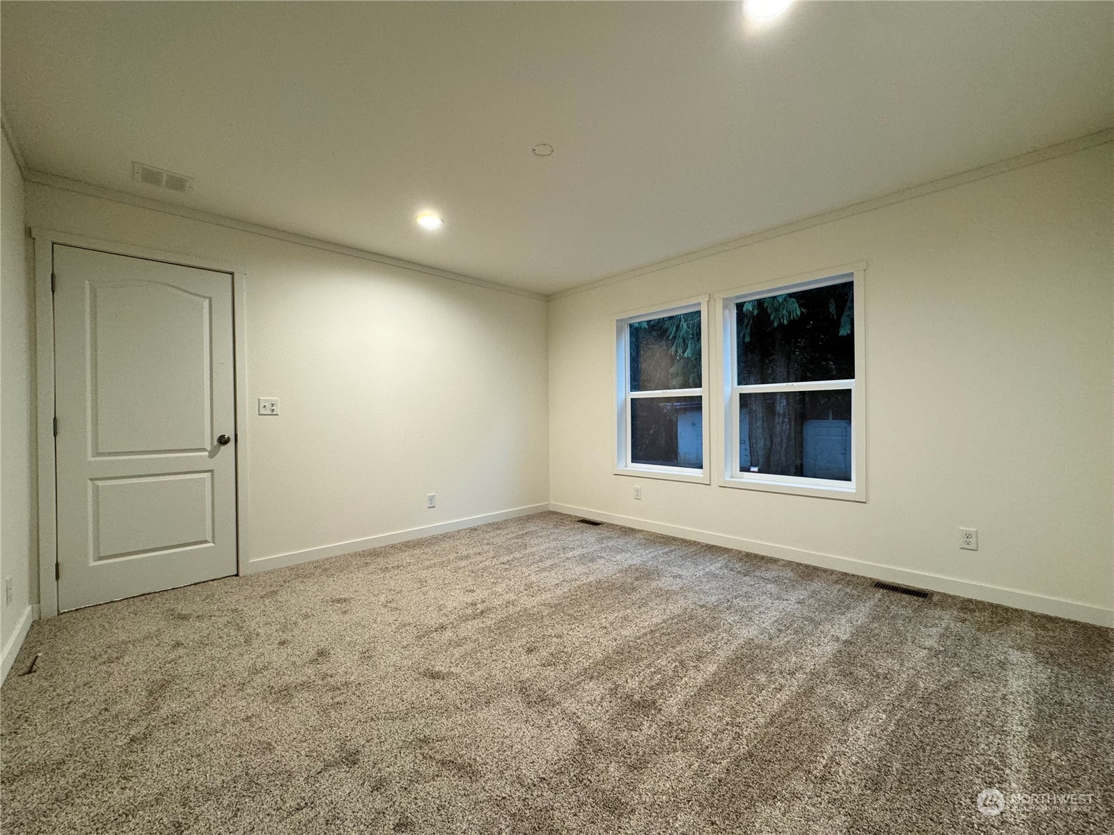 122 Ward Road Longview, WA 98632 - Photo 14 of 21 a view of an empty room with a window
