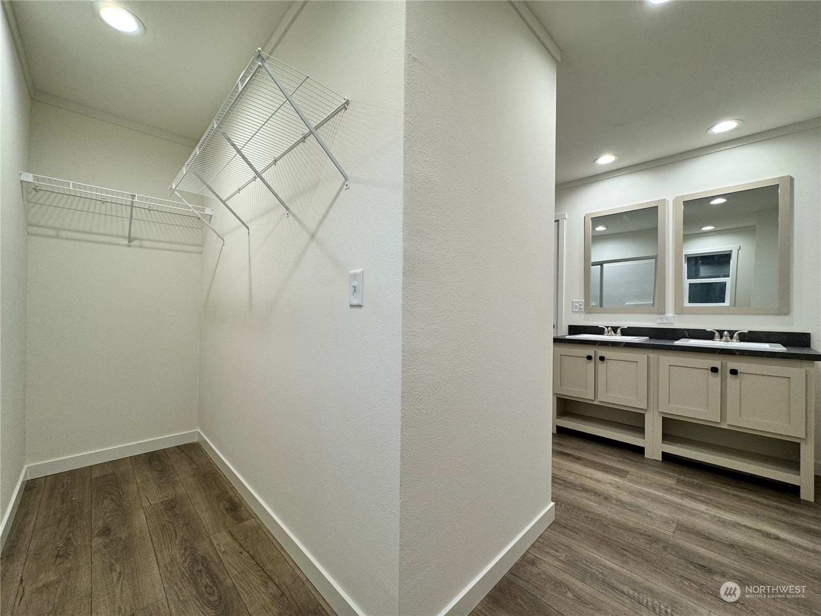 122 Ward Road Longview, WA 98632 - Photo 17 of 21 a bathroom with a sink and a mirror