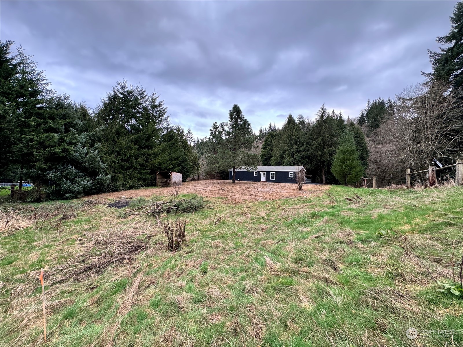 122 Ward Road Longview, WA 98632 - Photo 20 of 21 a view of outdoor space with green field