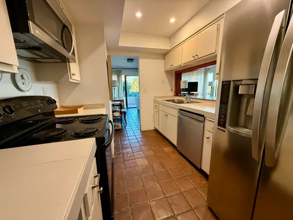 $3,900 | 3375 Foothill Road, Unit 511, Carpinteria, CA 93013