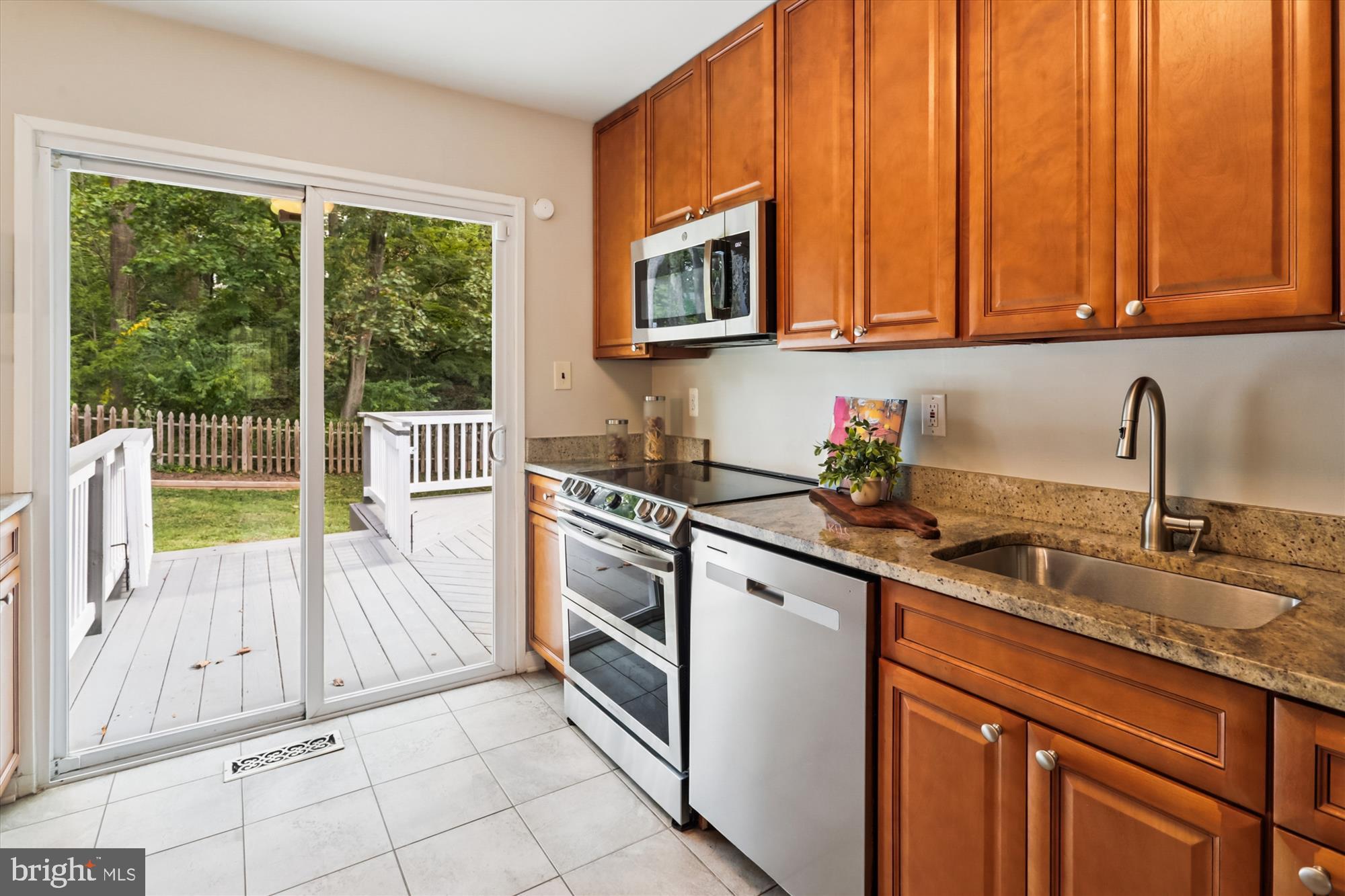 10105 Meredith Avenue Silver Spring, MD 20910 - Photo 17 of 76