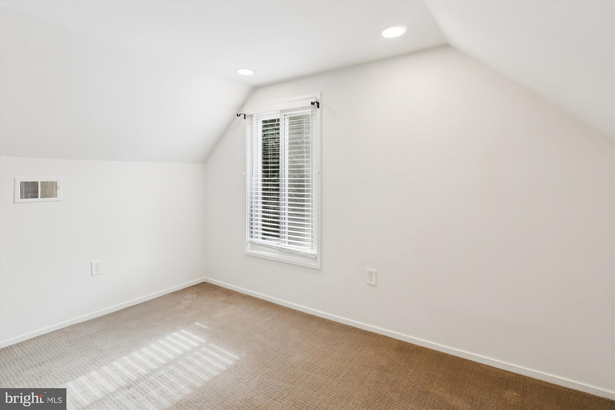 10105 Meredith Avenue Silver Spring, MD 20910 - Photo 41 of 76 an empty room with a window