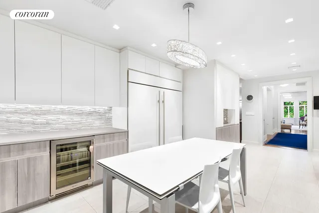 $8,500,000 | 211 Central Park West, Unit 4G | Upper West Side