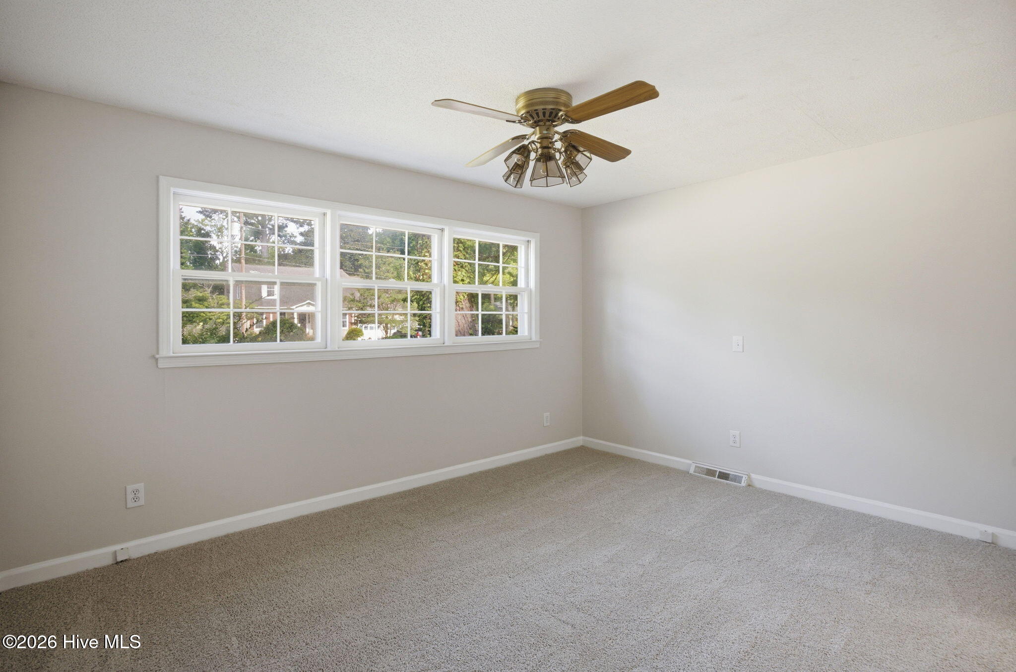 306 West Blackbeard Road Wilmington, NC 28409 - Photo 22 of 53