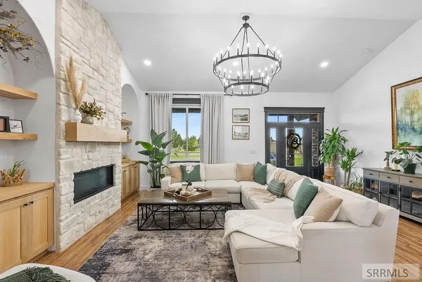 $999,000 | 161 Snake River Drive, American Falls, ID 83211