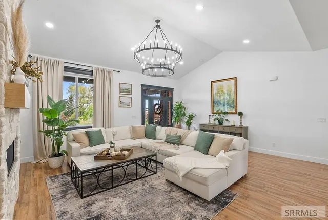 $999,000 | 161 Snake River Drive, American Falls, ID 83211