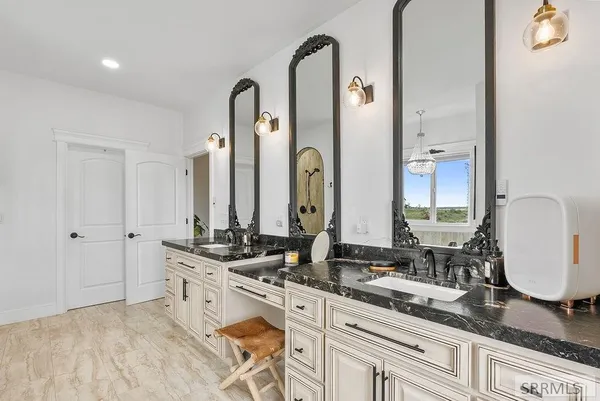 $999,000 | 161 Snake River Drive, American Falls, ID 83211