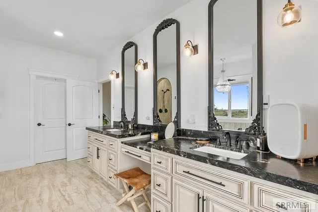 $999,000 | 161 Snake River Drive, American Falls, ID 83211