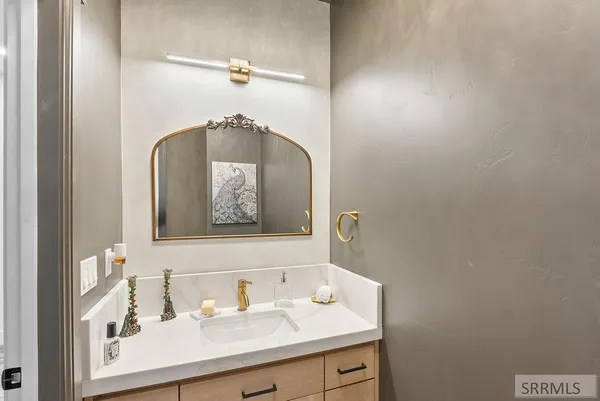 $999,000 | 161 Snake River Drive, American Falls, ID 83211