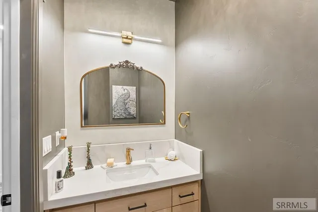 $999,000 | 161 Snake River Drive, American Falls, ID 83211