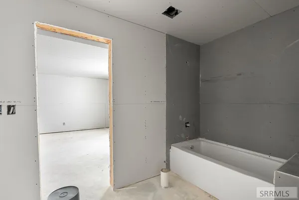 $999,000 | 161 Snake River Drive, American Falls, ID 83211