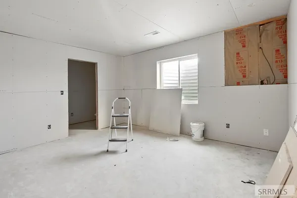 $999,000 | 161 Snake River Drive, American Falls, ID 83211