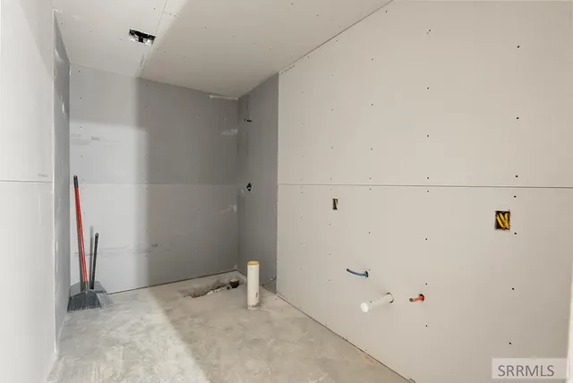 $999,000 | 161 Snake River Drive, American Falls, ID 83211