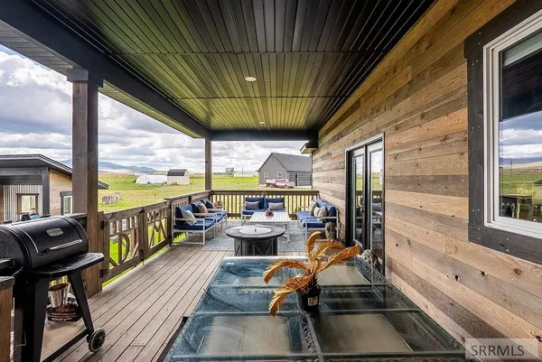 $999,000 | 161 Snake River Drive, American Falls, ID 83211