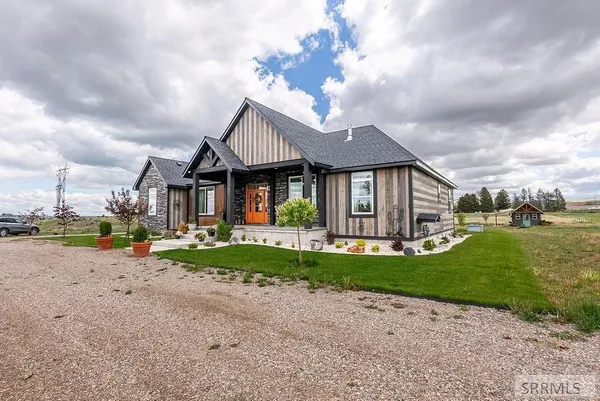 $999,000 | 161 Snake River Drive, American Falls, ID 83211