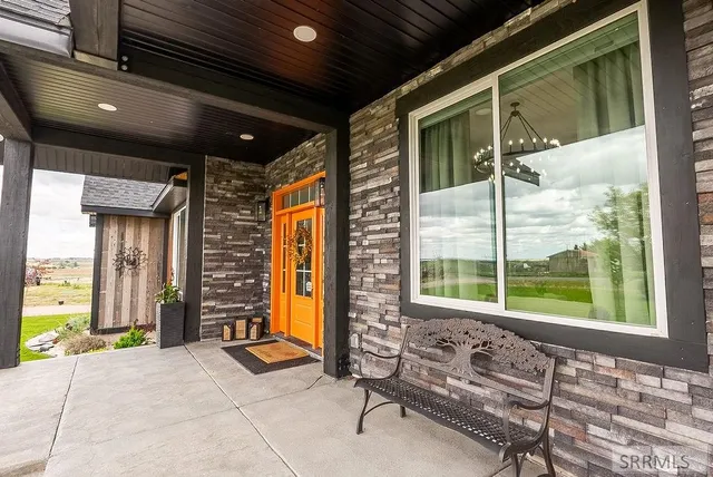 $999,000 | 161 Snake River Drive, American Falls, ID 83211