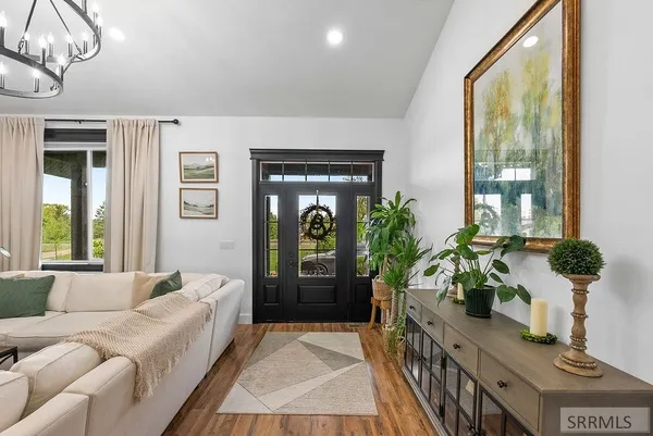 $999,000 | 161 Snake River Drive, American Falls, ID 83211