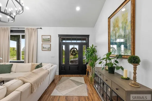 $999,000 | 161 Snake River Drive, American Falls, ID 83211