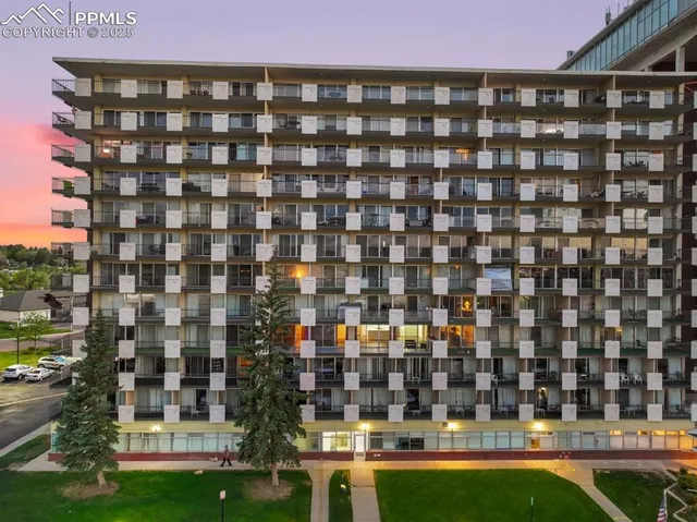 $175,000 | 411 Lakewood Circle, Unit B430, Colorado Springs, CO 80910