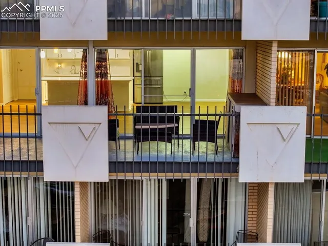 $175,000 | 411 Lakewood Circle, Unit B430, Colorado Springs, CO 80910