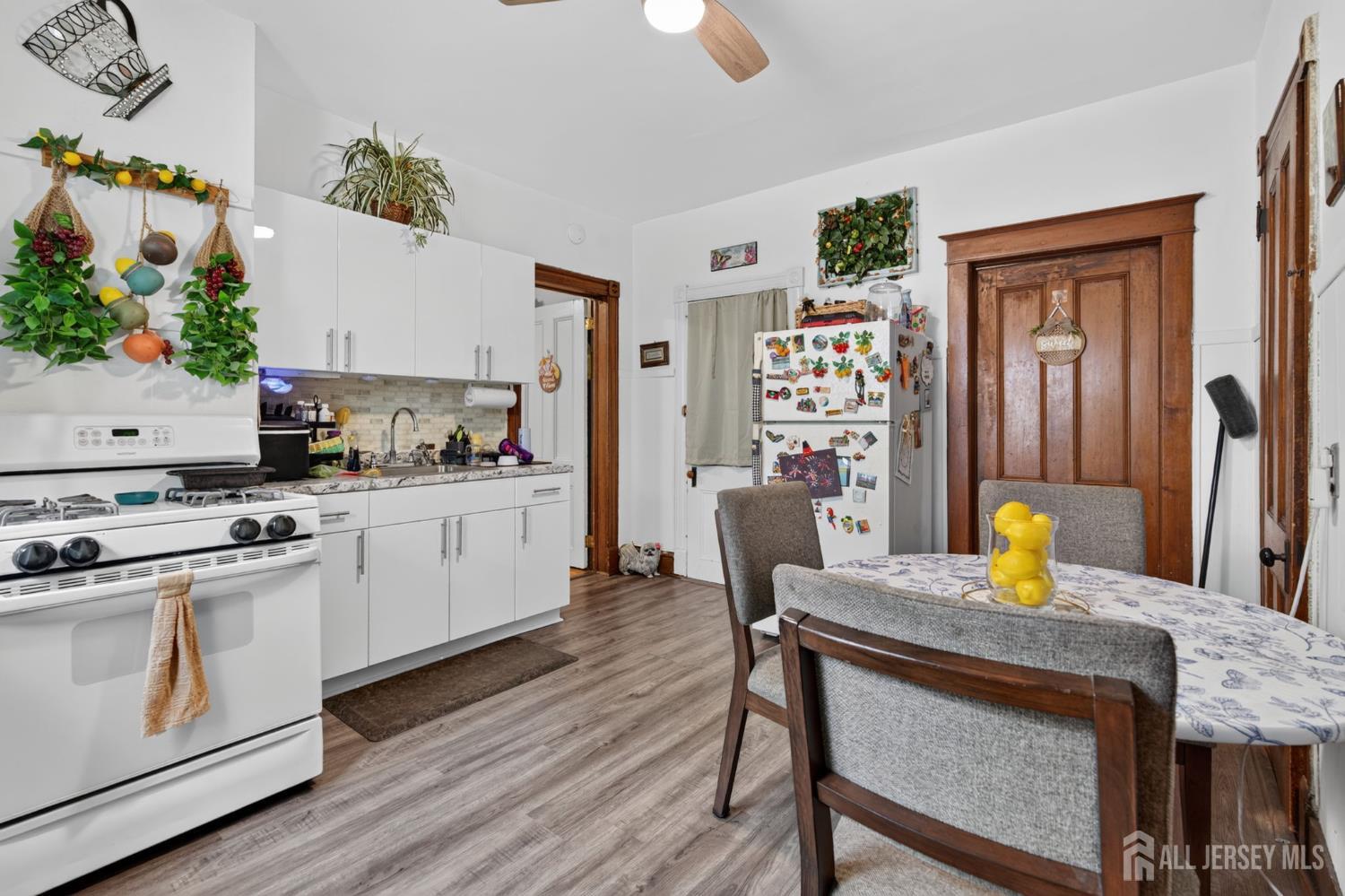 81 Louis Street New Brunswick, NJ 08901 - Photo 11 of 43