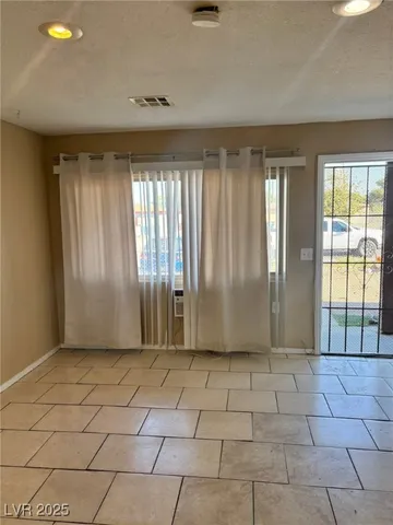 $950 | 1644 Cadillac Lane, Las Vegas, NV 89106