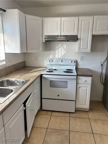 $950 | 1644 Cadillac Lane, Las Vegas, NV 89106