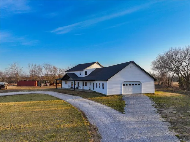 $450,000 | 71 West Y Highway, Lamar, MO 64759