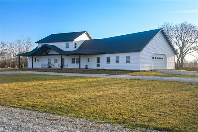 $450,000 | 71 West Y Highway, Lamar, MO 64759