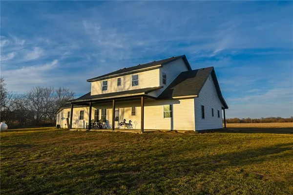 $450,000 | 71 West V Highway, Lamar, MO 64759