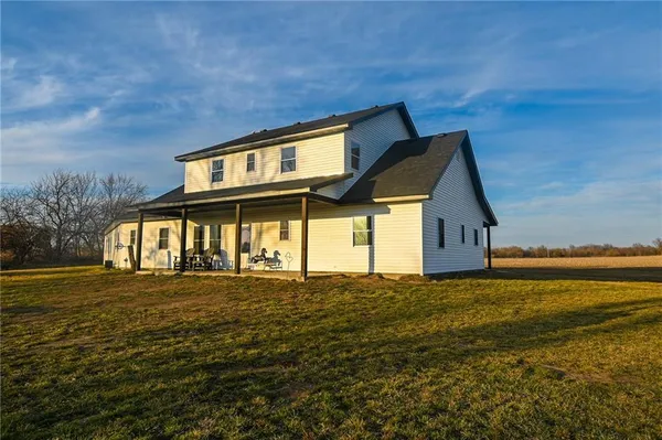 $450,000 | 71 West V Highway, Lamar, MO 64759