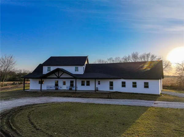 $450,000 | 71 West V Highway, Lamar, MO 64759