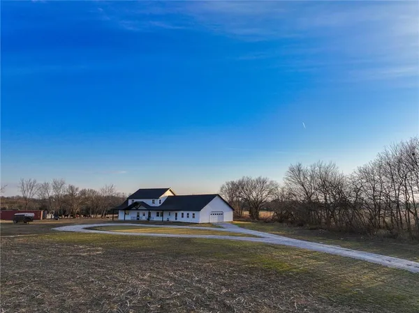 $450,000 | 71 West V Highway, Lamar, MO 64759