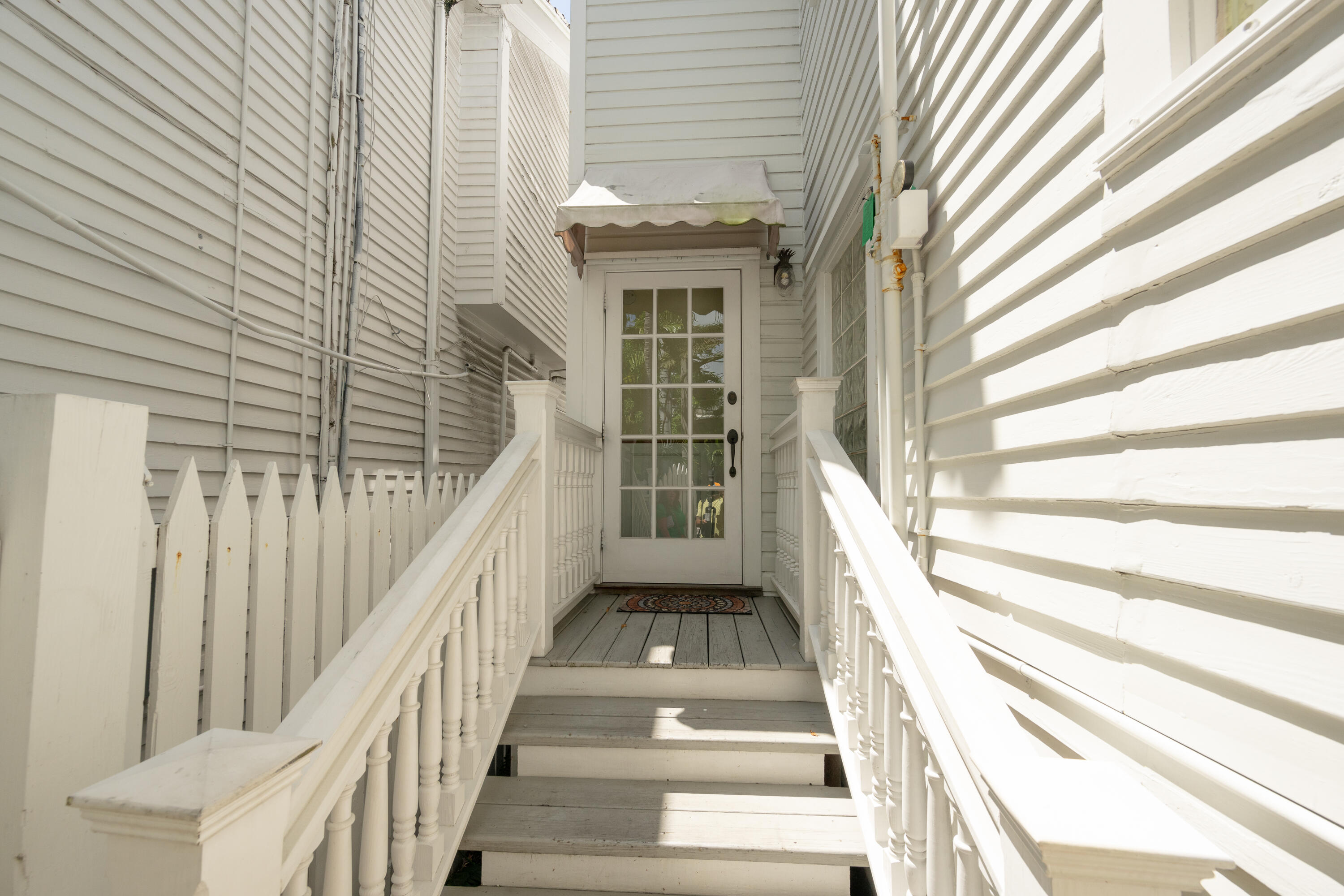 616 Caroline Street, Unit 6 Key West, FL 33040 - Photo 12 of 29 Entrance