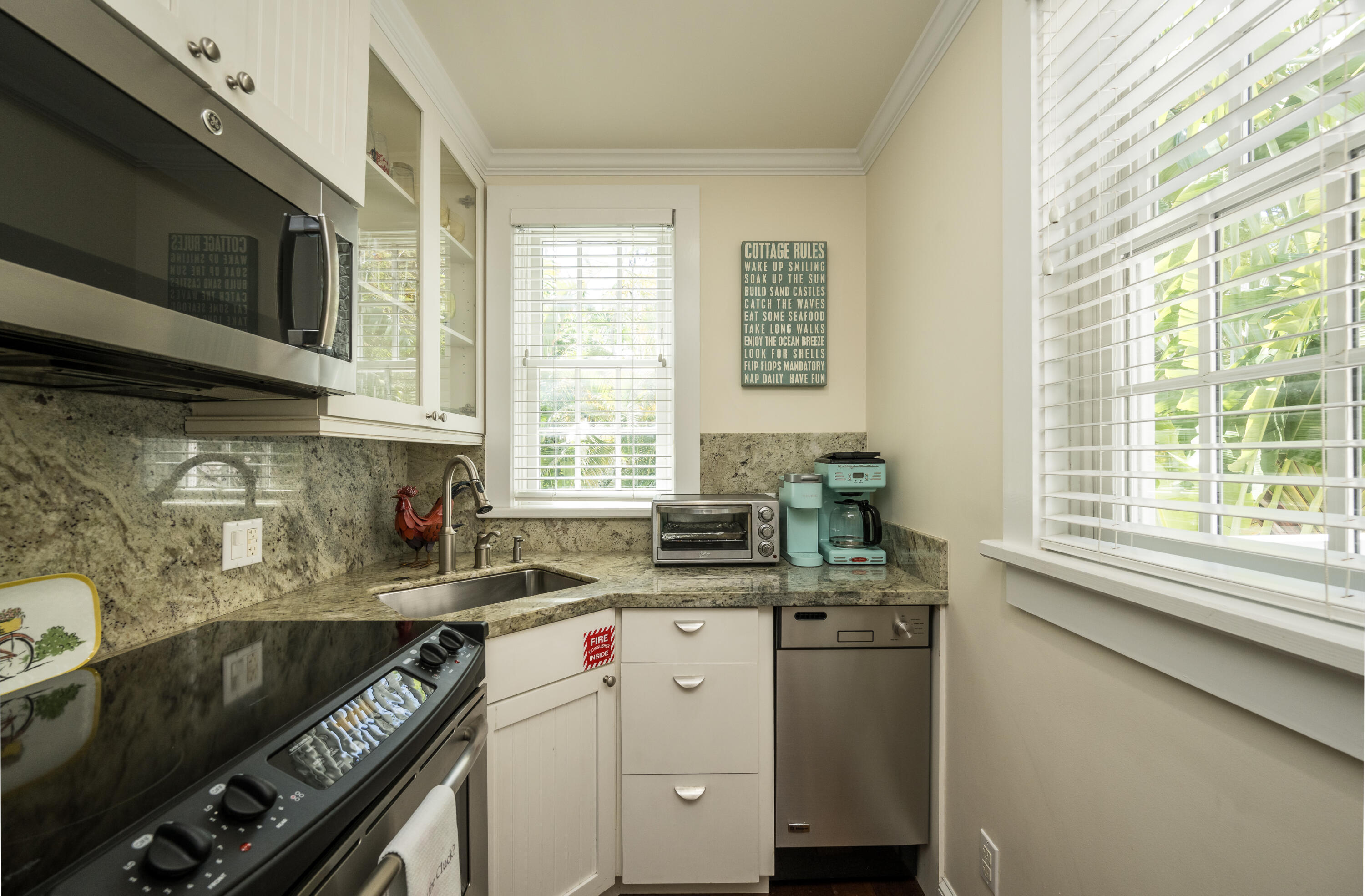 616 Caroline Street, Unit 6 Key West, FL 33040 - Photo 18 of 29 Kitchen
