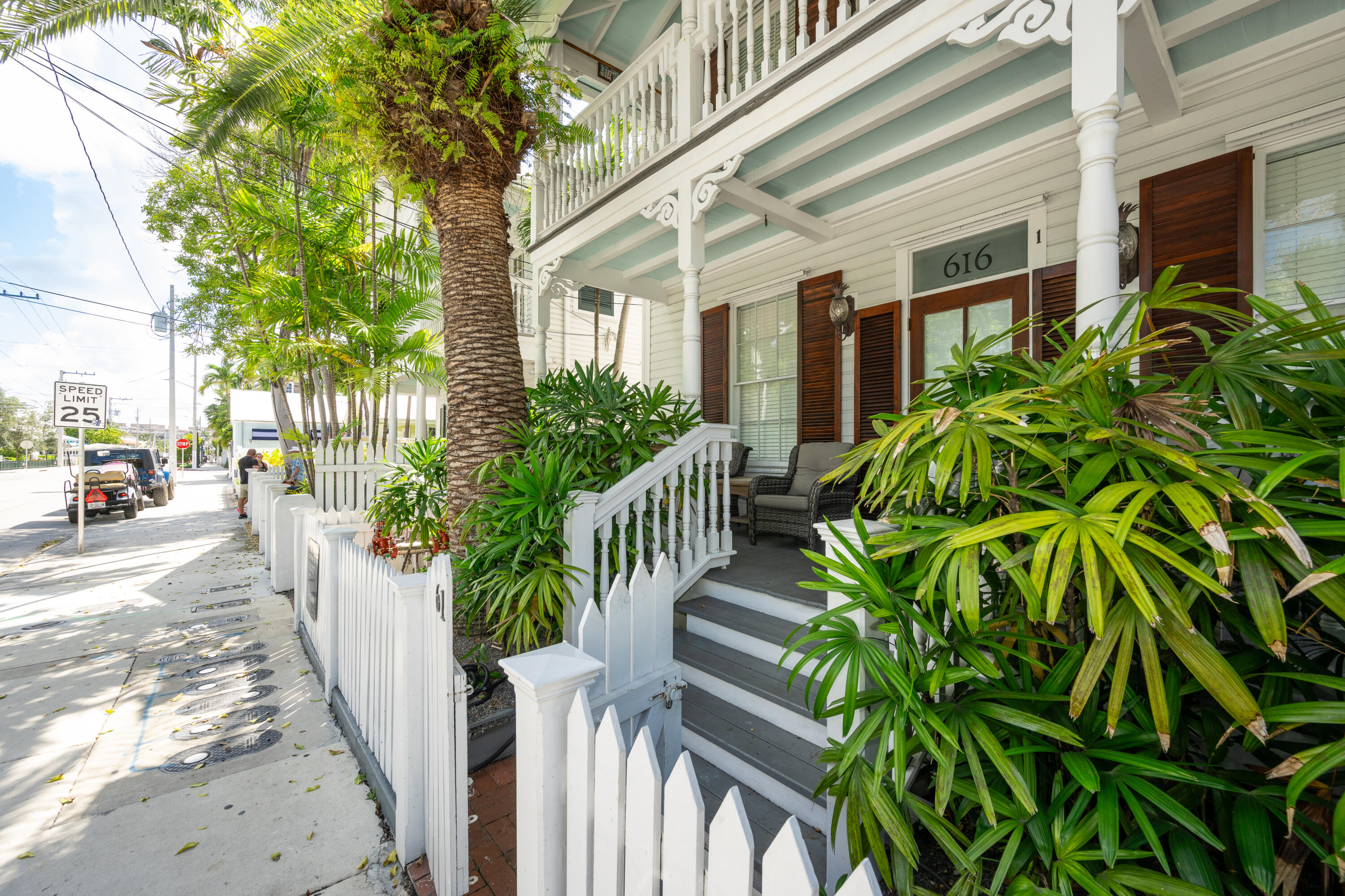 616 Caroline Street, Unit 6 Key West, FL 33040 - Photo 4 of 29 Front Sidewalk