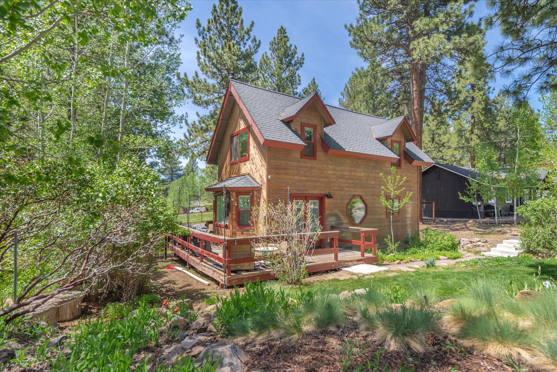 10243 Laburnham Circle Truckee, CA 96161 - Photo 2 of 27