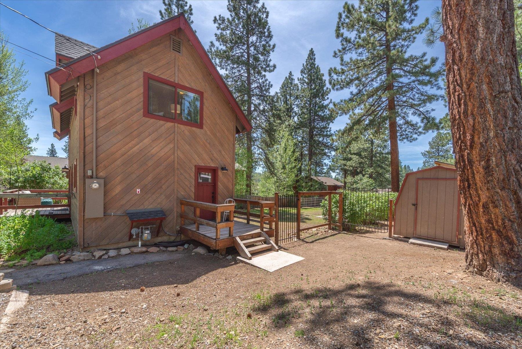 10243 Laburnham Circle Truckee, CA 96161 - Photo 22 of 27