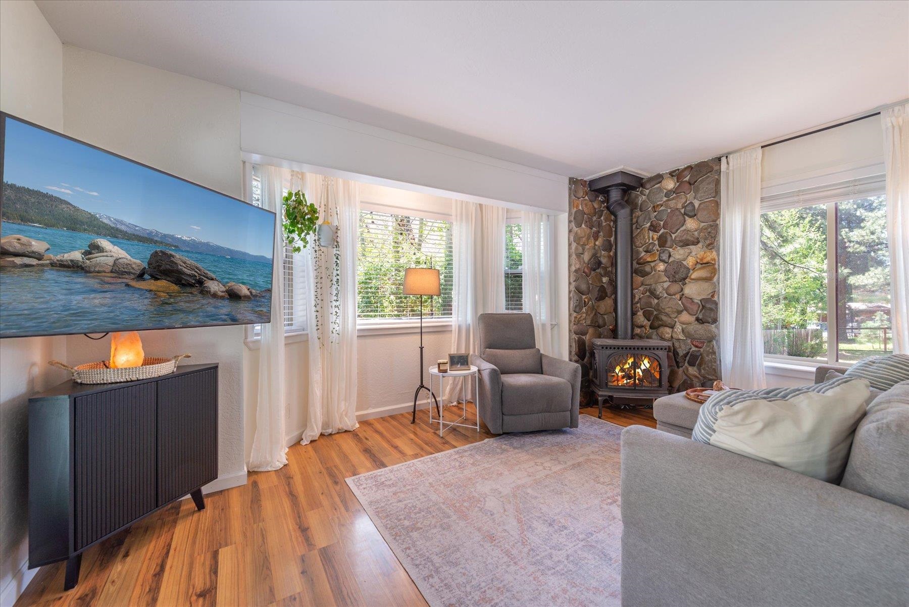 10243 Laburnham Circle Truckee, CA 96161 - Photo 4 of 27